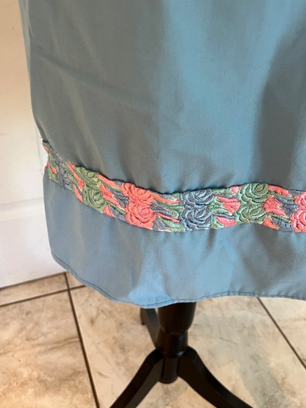 Vintage Handmade Tie Back Half Apron Blue Floral 22" Length Retro 70s 60s - Picture 5 of 7
